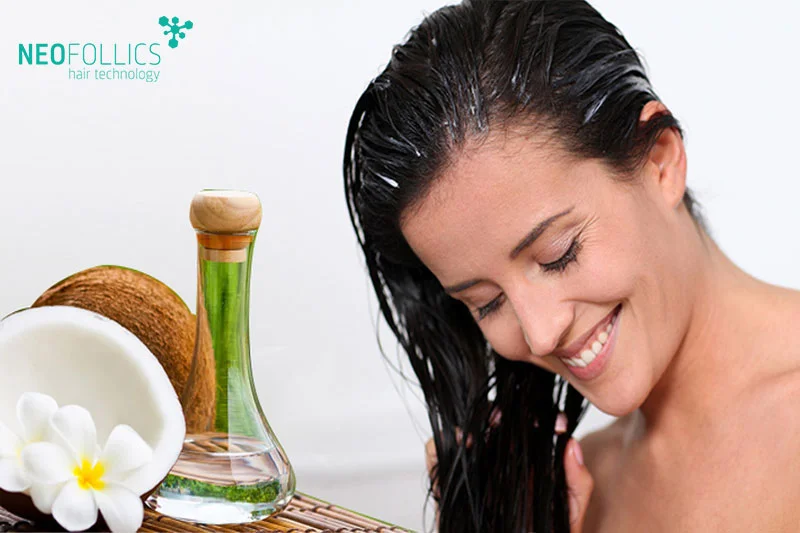 Dầu dừa chứa nhiều axit béo bão hòa, vitamin và khoáng chất giúp nuôi dưỡng tóc và ngăn ngừa rụng tóc hiệu quả