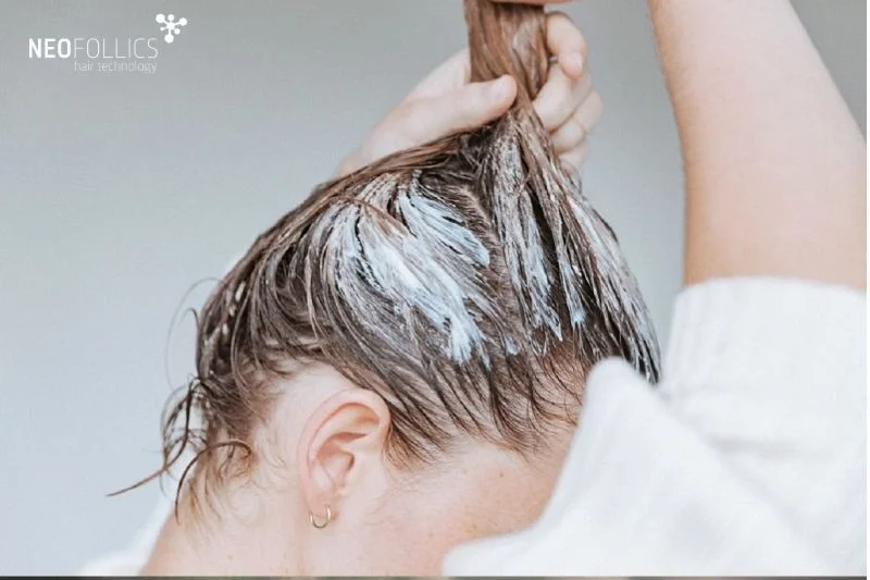 Chăm sóc tóc bền vững chú trọng đến sức khỏe của từng sợi tóc, điều trị tóc từ trong ra ngoài