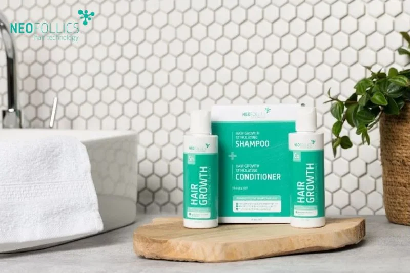 Bộ sản phẩm mọc tóc Neofollics chứa các dưỡng chất giúp tóc chắc khỏe, cải thiện sức khỏe da đầu